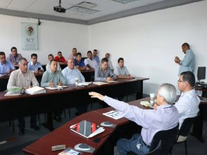 Alcalde del Distrito 15 se reúnen con Ramón Bañales