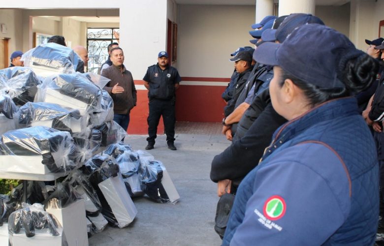 Buscarán segunda entrega de uniformes. Foto: Gobierno Jamay.