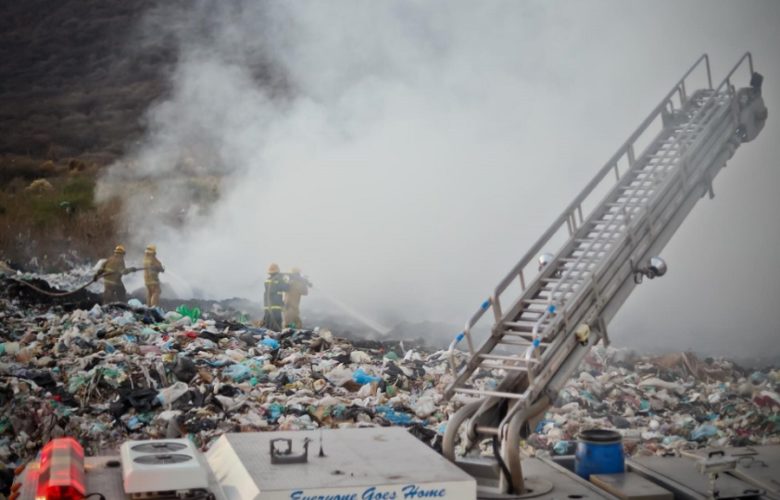 Incendio en vertedero Ocotlán. Foto: Facebook.