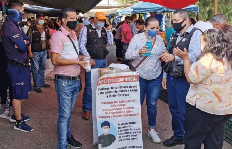 Instalan filtros sanitarios en tianguis de Atotonilco. Foto: Cortesía.