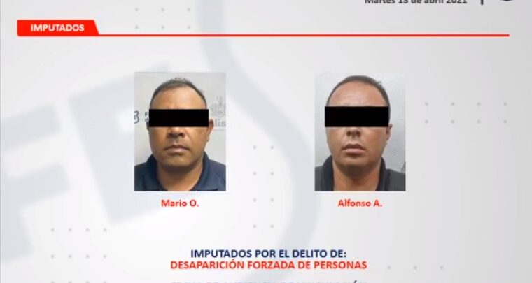 Policías de Ocotlán detenidos. Foto: Captura video.
