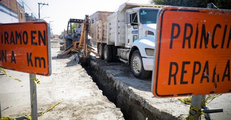 Avanza rehabilitación de drenaje en la Ferrocarril, Ocotlán. Foto: Facebook.