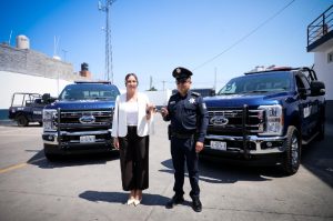 Entregan patrullas y vales a policías de Ocotlán. Foto: Cortesía.