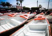 Entregan embarcaciones a pescadores de Ocotlán. Foto: Facebook.