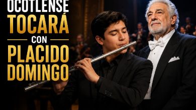 Llega ocotlense a escenario con Placido Domingo. Foto: Generada con IA.