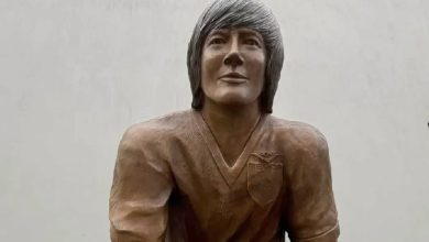 Develan escultura de destacado exfutbolista de Tonalá. Foto: Facebook.