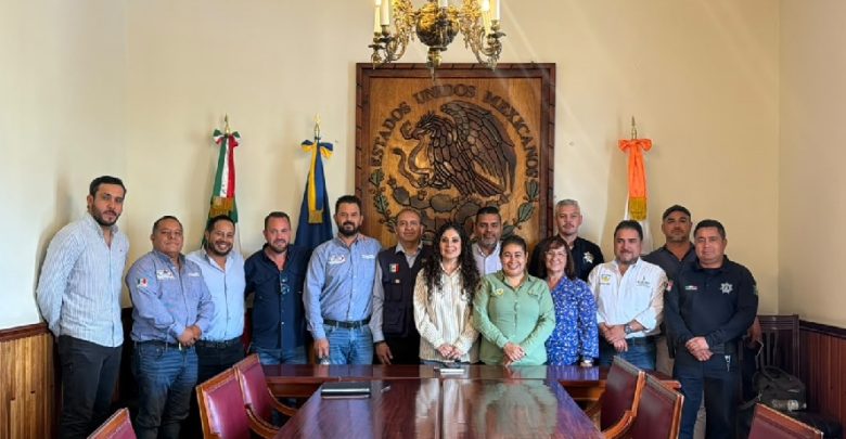 Acuerdan mejorar circulación de transportistas en Ocotlán. Foto: Cortesía.